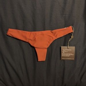 SOLD 💐 • ACACIA • Mai Tai Hookipa’s